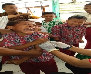 Ekspresi Siswa SD Persitim 2 waktu Disuntik